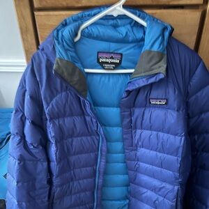Patagonia puffer jacket with hood